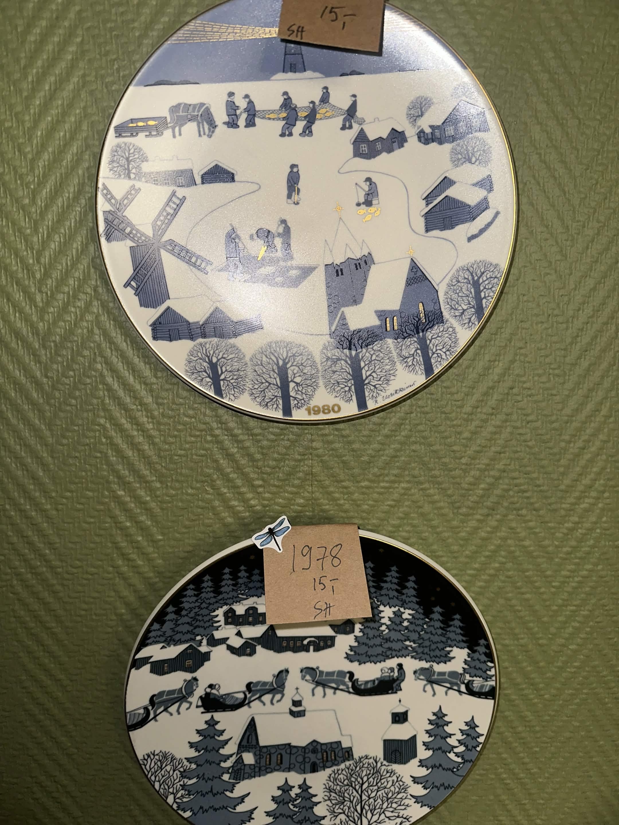 Arabian joululautaset vuosilta 1978 ja 1980